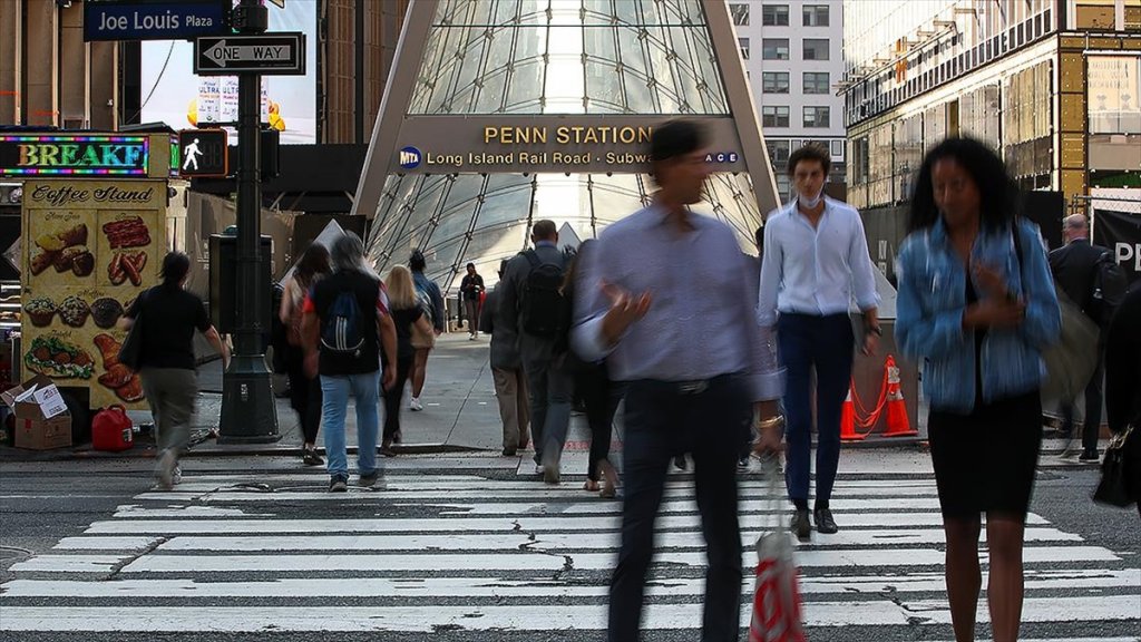 Abd'de Kovid-19 Salgınında Ölenlerin Sayısı 601 Bin 825'e Yükseldi