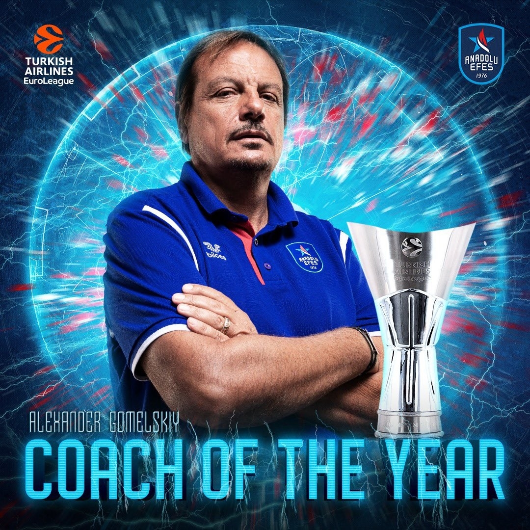 Anadolu Efes’in Başantrenörü Ergin Ataman, THY Euroleague’de yılın koçu seçildi.
