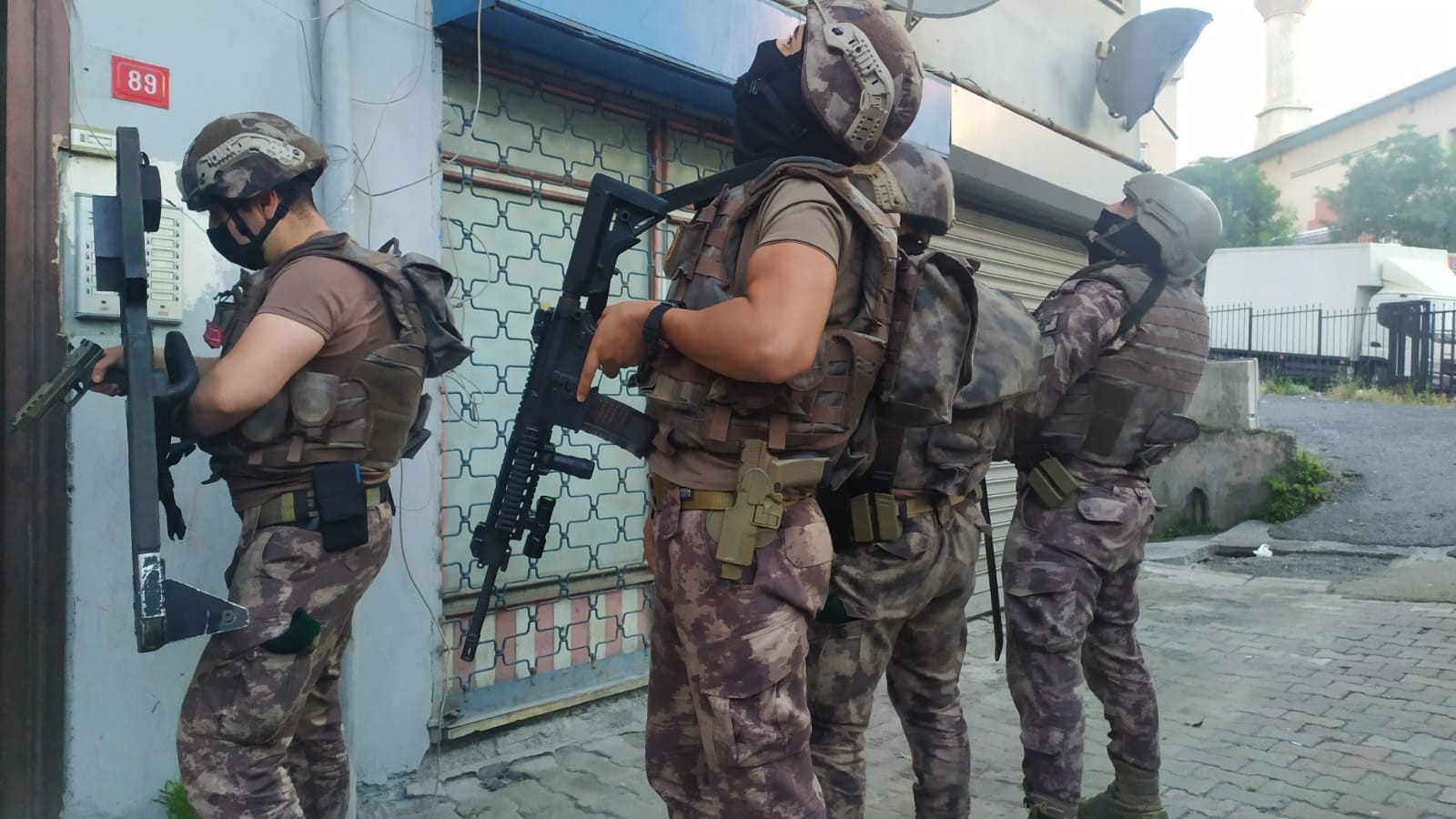 Örgütlü Uyuşturucu Satıcılarına Yönelik Eş Zamanlı Operasyon