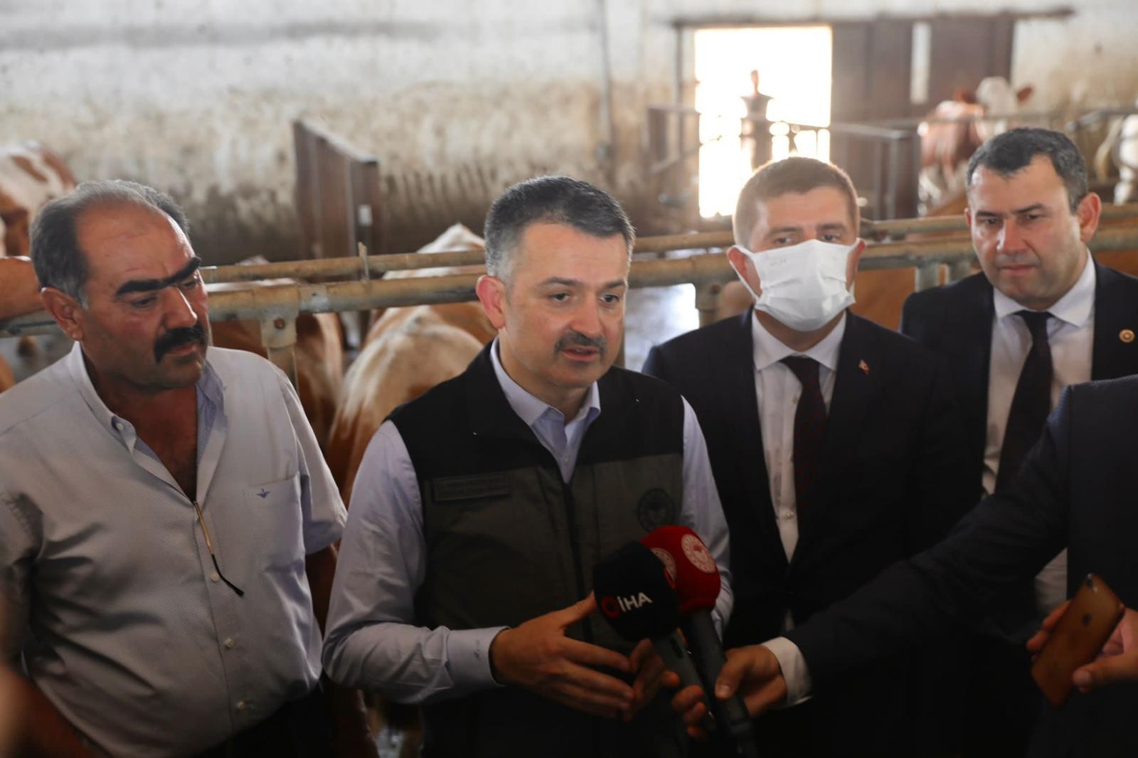 Tarım ve Orman Bakanı Pakdemirli’den yem fiyatlarına ilişkin açıklama