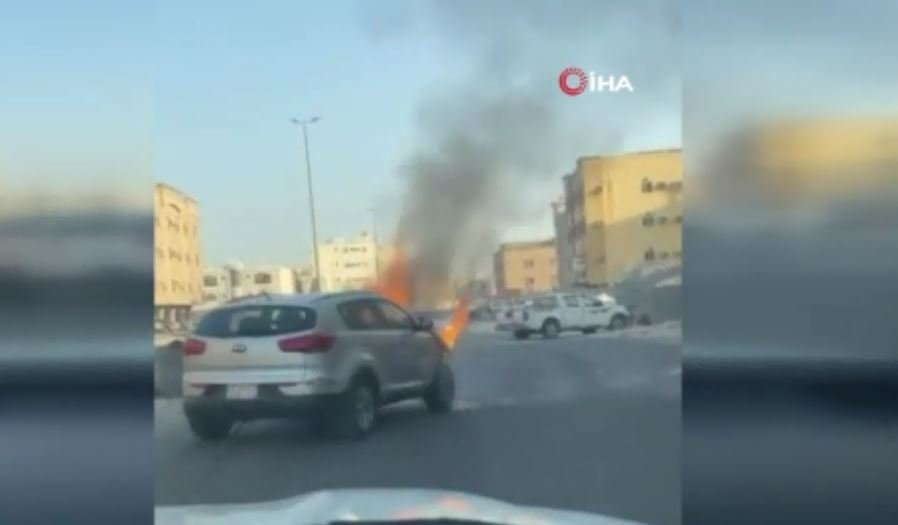 Yanan aracı halat yardımıyla uzaklaştırarak faciayı önledi