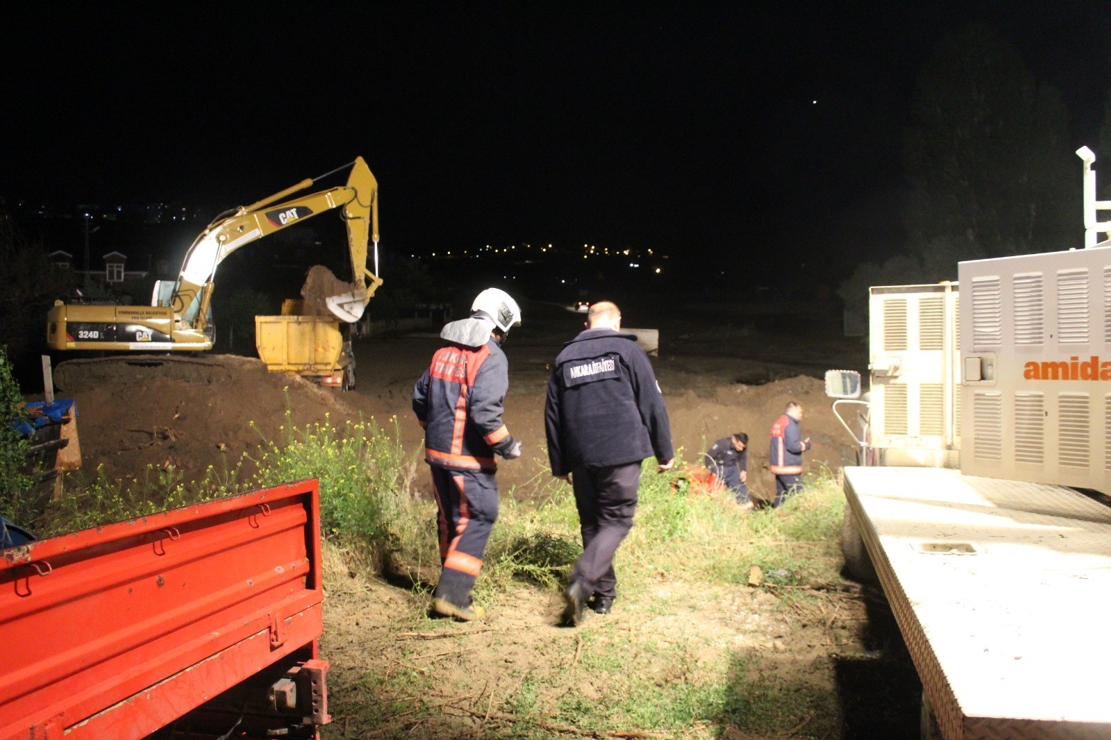 Ankara’da Sağanak Yağış Dereyi Taşırdı Evleri Su Bastı