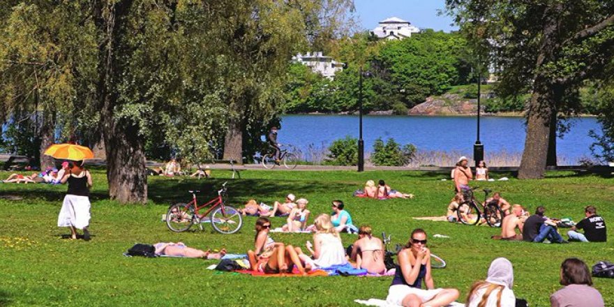 Dünyanın En Mutlu Ülkesi Yabancı İşçi Arıyor