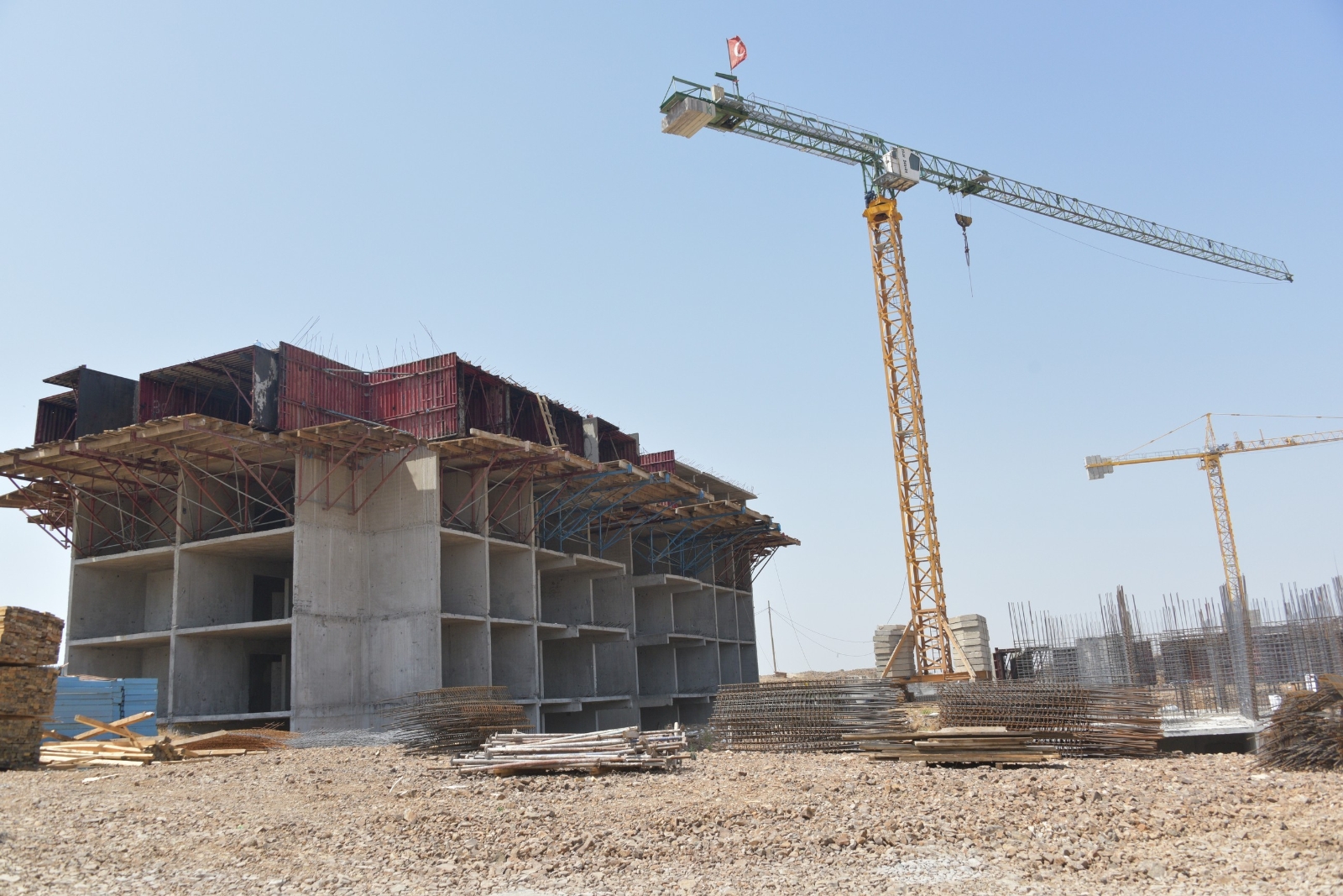 Aliağa’da Toki Konutları Yükseliyor