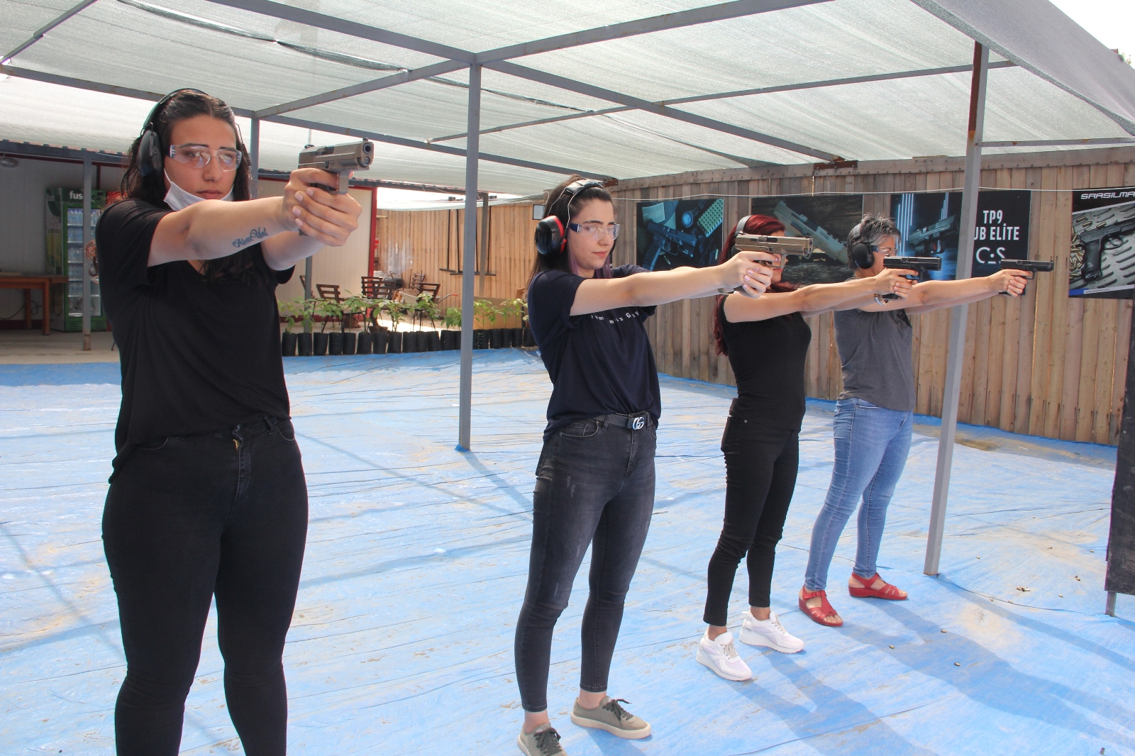 Kadınların Silah Tutkusu