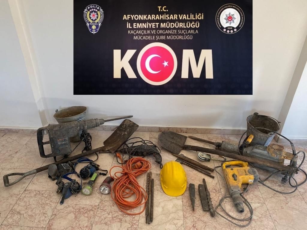 Defineciler Bilinmeyen Yer Altı Şehrini Ortaya Çıkardı