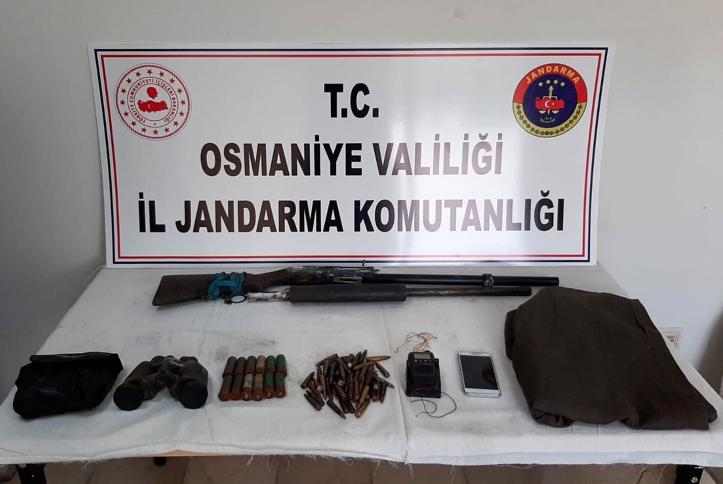 PKK’nın Sığınağında Mühimmat Ve Yaşam Malzemesi Ele Geçirildi