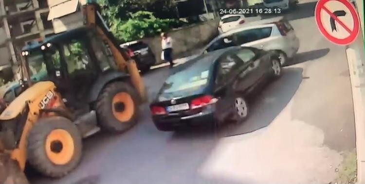 Beykoz’da Kaza Yapan Otomobilin Yayayı Ezdiği Anlar Kamerada