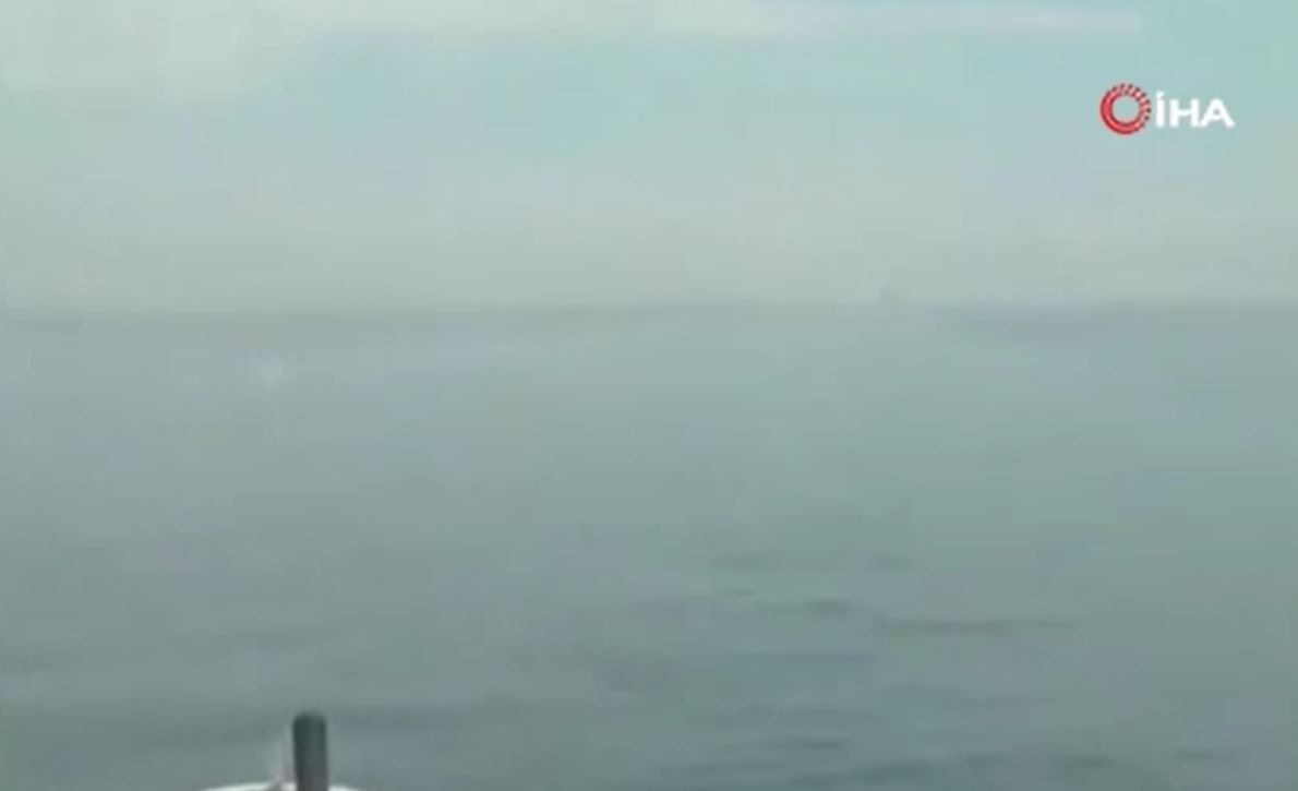 Rusya, İngiliz Gemisine Uyarı Ateşi Açma Görüntülerini Yayınladı