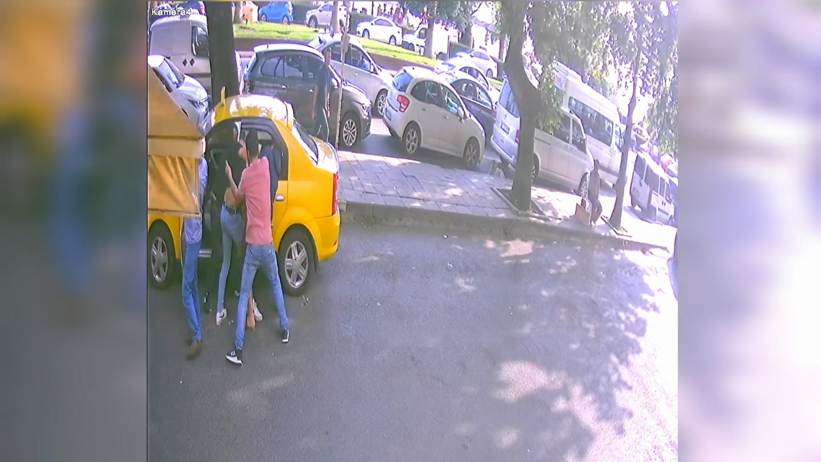 Kavga Anı Güvenlik Kamerasına Yansıdı