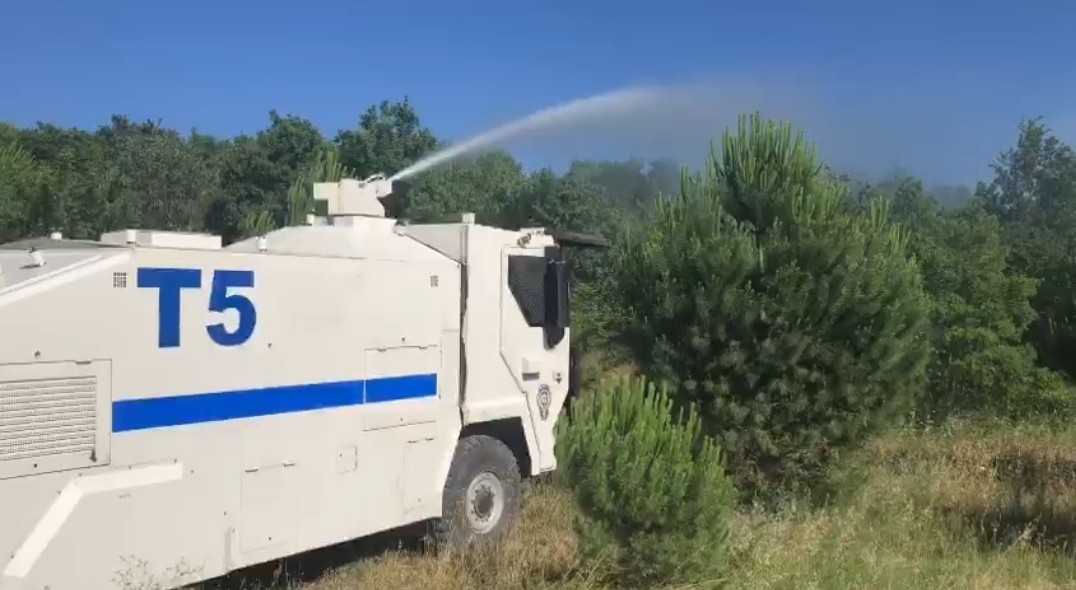 Bursa’da orman yangınına TOMA’lı müdahale