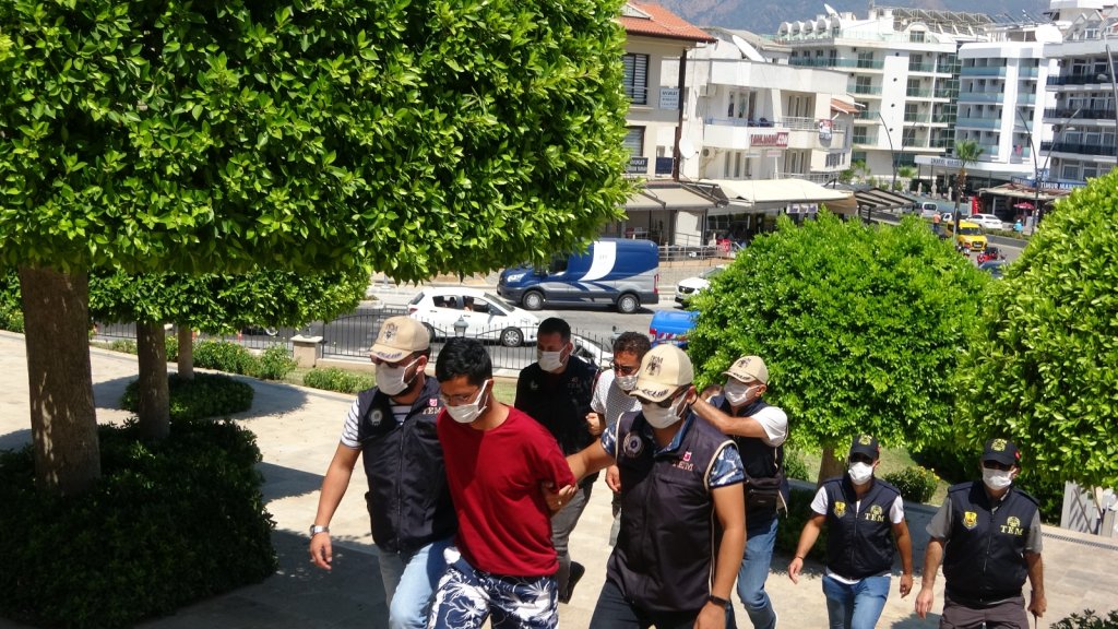 Yurt Dışına Kaçmak Üzereyken Yakalanan Terör Örgütü Üyesi Tutuklandı