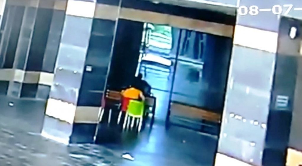 Doktorların Yumruklu Kavgası Kamerada