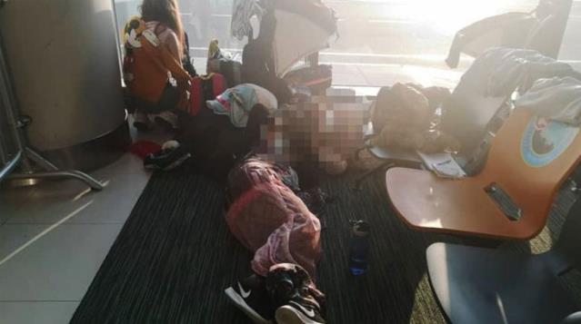 23 gündür havalimanında bekleyen Afgan aile için Valilik harekete geçti