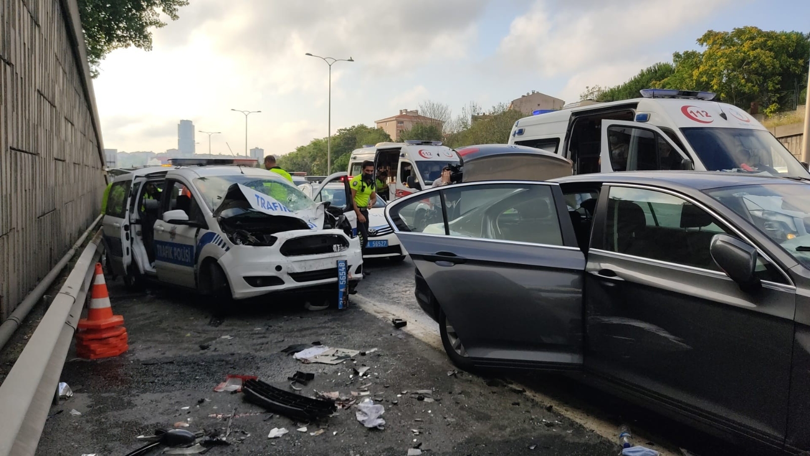 TEM Otoyolunda Zincirleme Trafik Kazası: 3 Yaralı