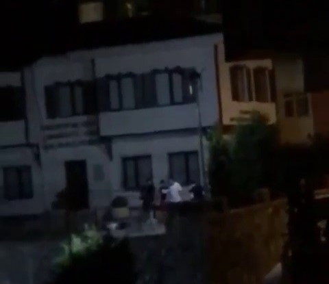 Ümraniye’de yumrukların uçuştuğu kavga kamerada