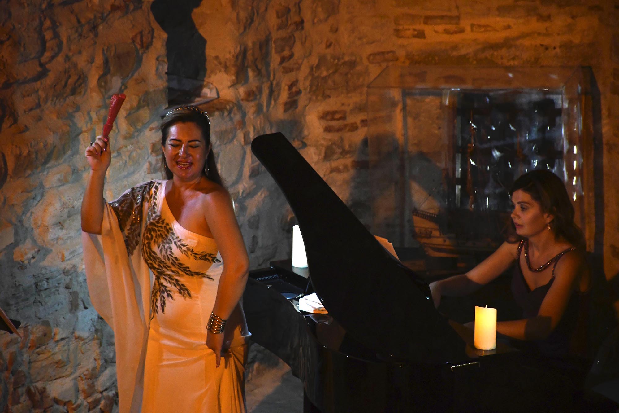 GÜVERCİNADA’NIN MUHTEŞEM ATMOSFERİNDE ŞAN KONSERİ