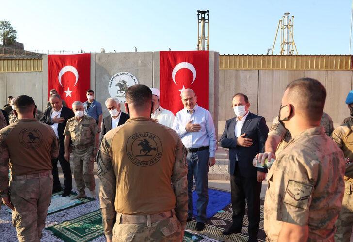 İçişleri Bakanı Soylu askerlerle bayramlaştı