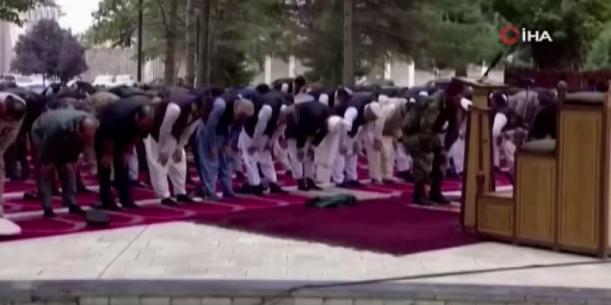 Afganistan’da bayram namazı sırasında roketli saldırı