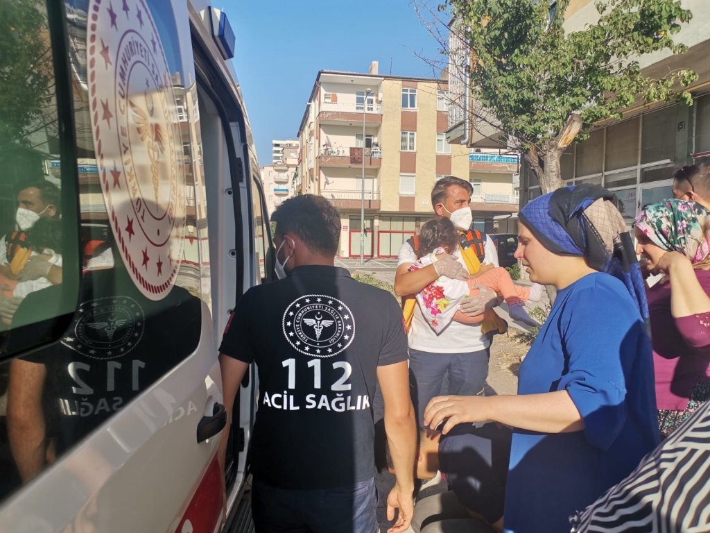 Zehirlenen 6 Kişilik Aile Hastaneye Kaldırıldı