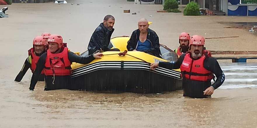 Karadeniz yine sele teslim oldu!