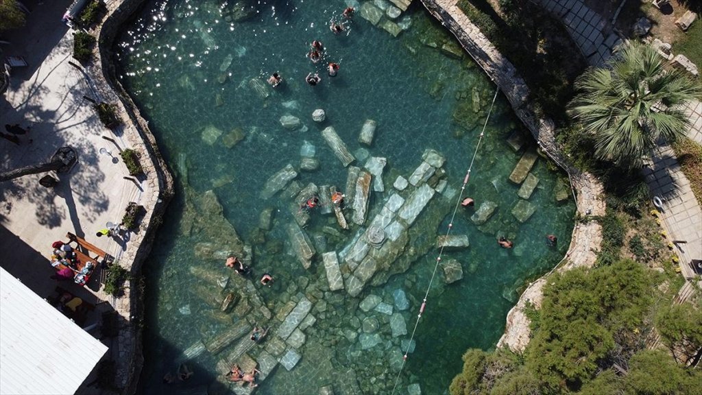 Antik Havuz Sıcak Havada Da İlgi Görüyor