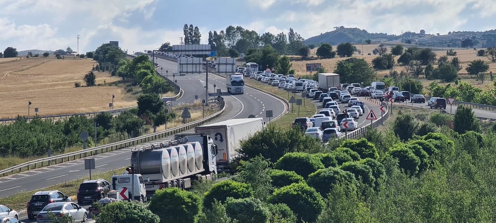 21 İlin Kesiştiği Kemikli Rampaları’nda Kilometrelerce Dönüş Kuyruğu Devam Ediyor