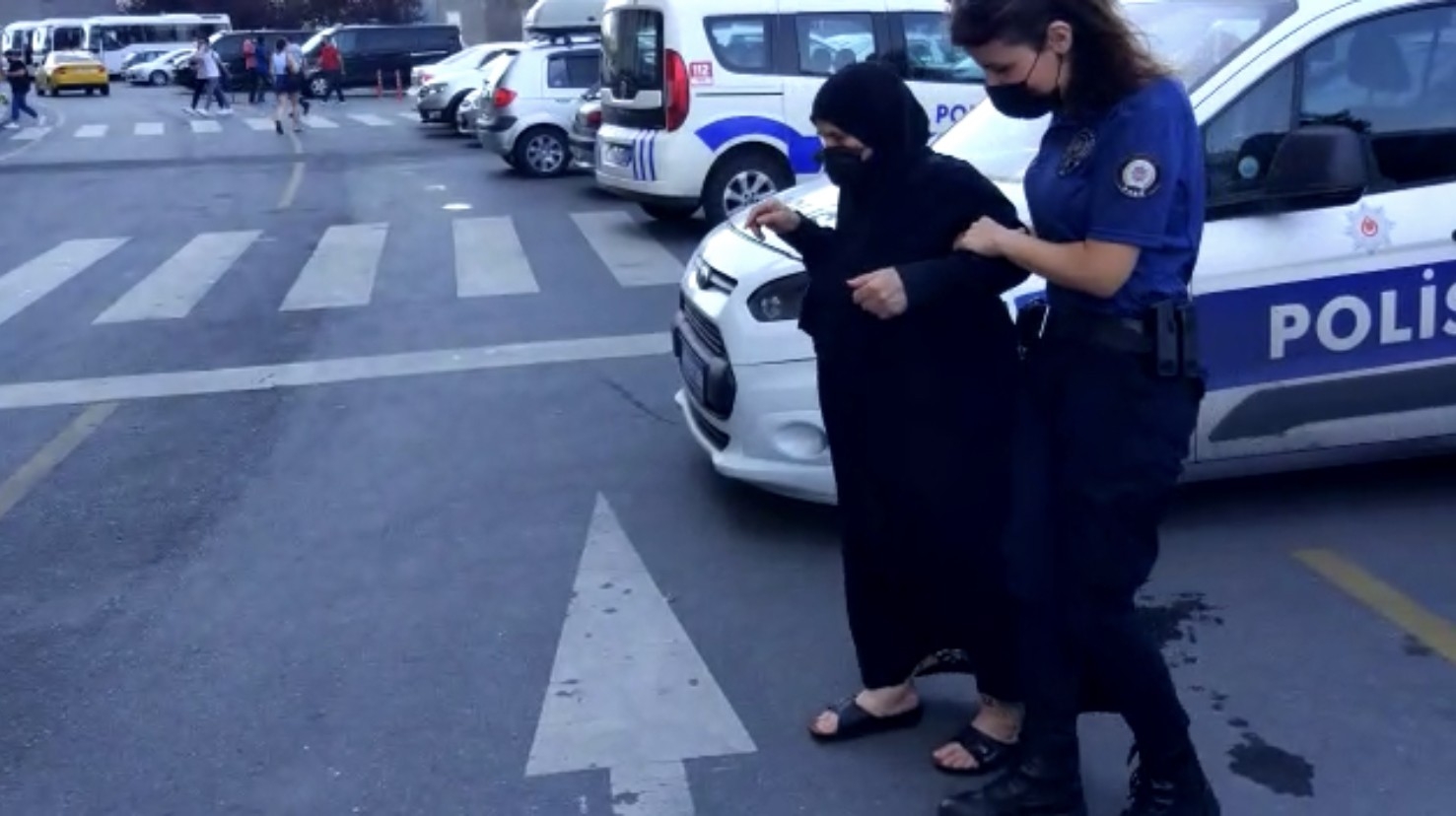 İstanbul’da Engelli Torununu Döven 75 Yaşındaki Kadın Tutuklandı
