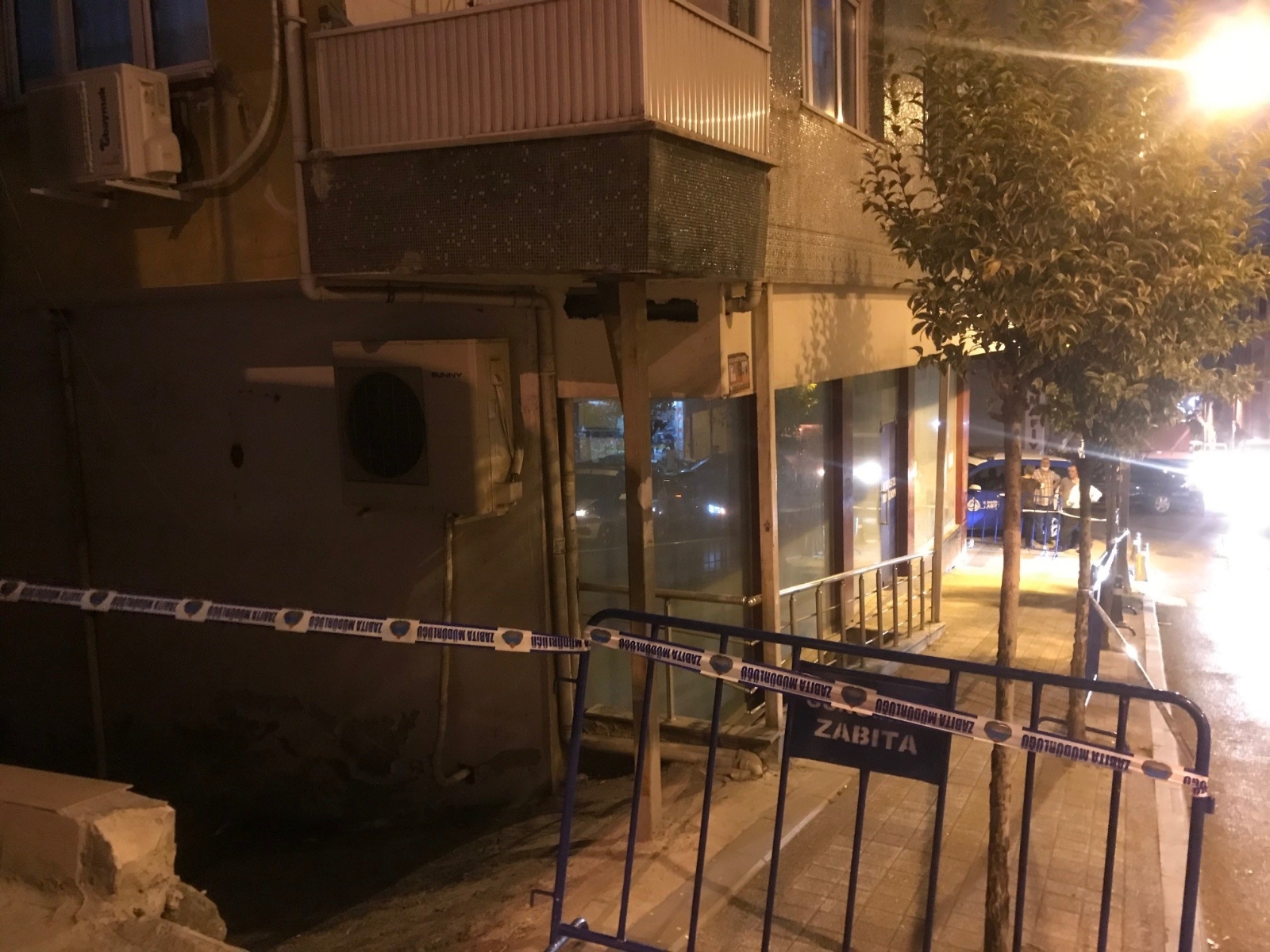 Balkonunda Çatlaklar Olan Bina Tedbir Amacıyla Boşaltıldı