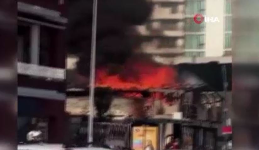 Tarabya sahilinde metruk binada yangın çıktı