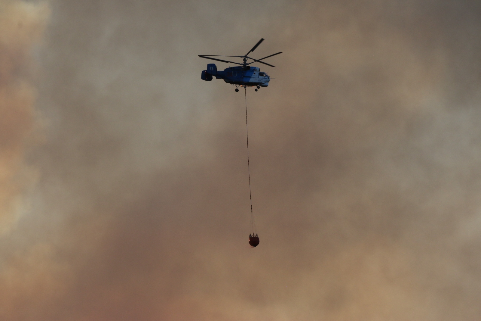 Manavgat’taki orman yangını havadan görüntülendi, gökyüzü dumana büründü