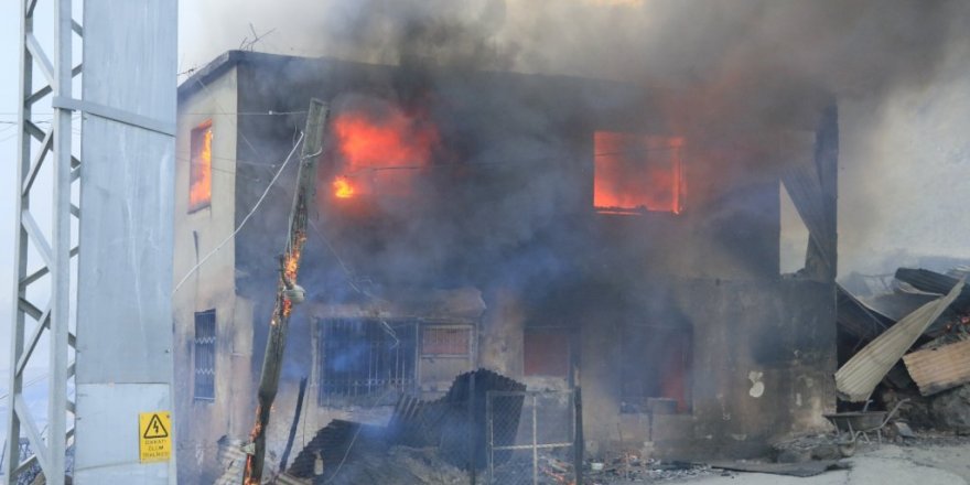 Bakan Pakdemirli: "Kayseri Yahyalı yangını kontrol altına alındı’’