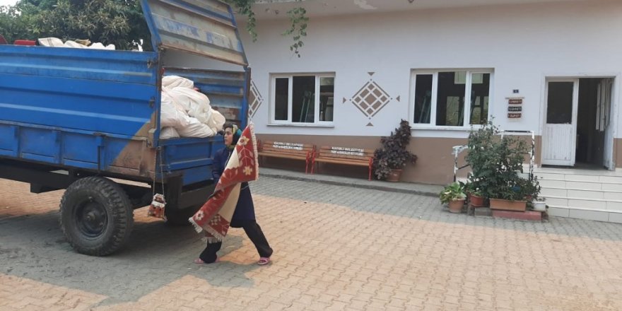 Yangının sıçradığı Karatepe köyündeki kilim evi boşaltıldı