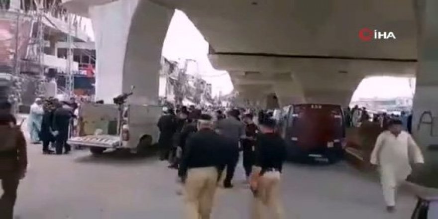 Pakistan’da polise el bombalı saldırı: 1 ölü, 2 yaralı