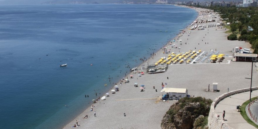 Vatandaşlar yangın için seferber oldu, dünyaca ünlü sahil boş kaldı