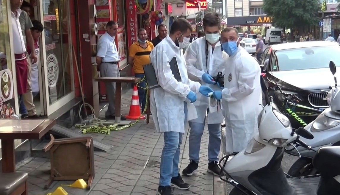 Sultangazi’de Emlak Dükkanına Silahlı Saldırı: 1 Yaralı
