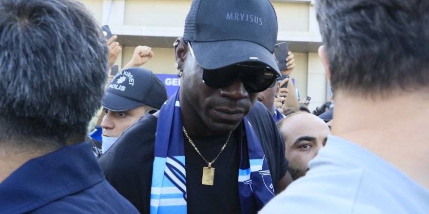 Mario Balotelli’ye Adana’da coşkulu karşılama