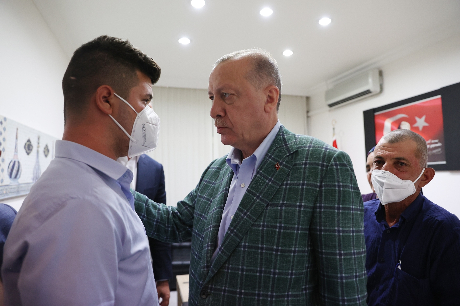 Cumhurbaşkanı Erdoğan’dan Şahin Akdemir’in ailesine taziye ziyareti
