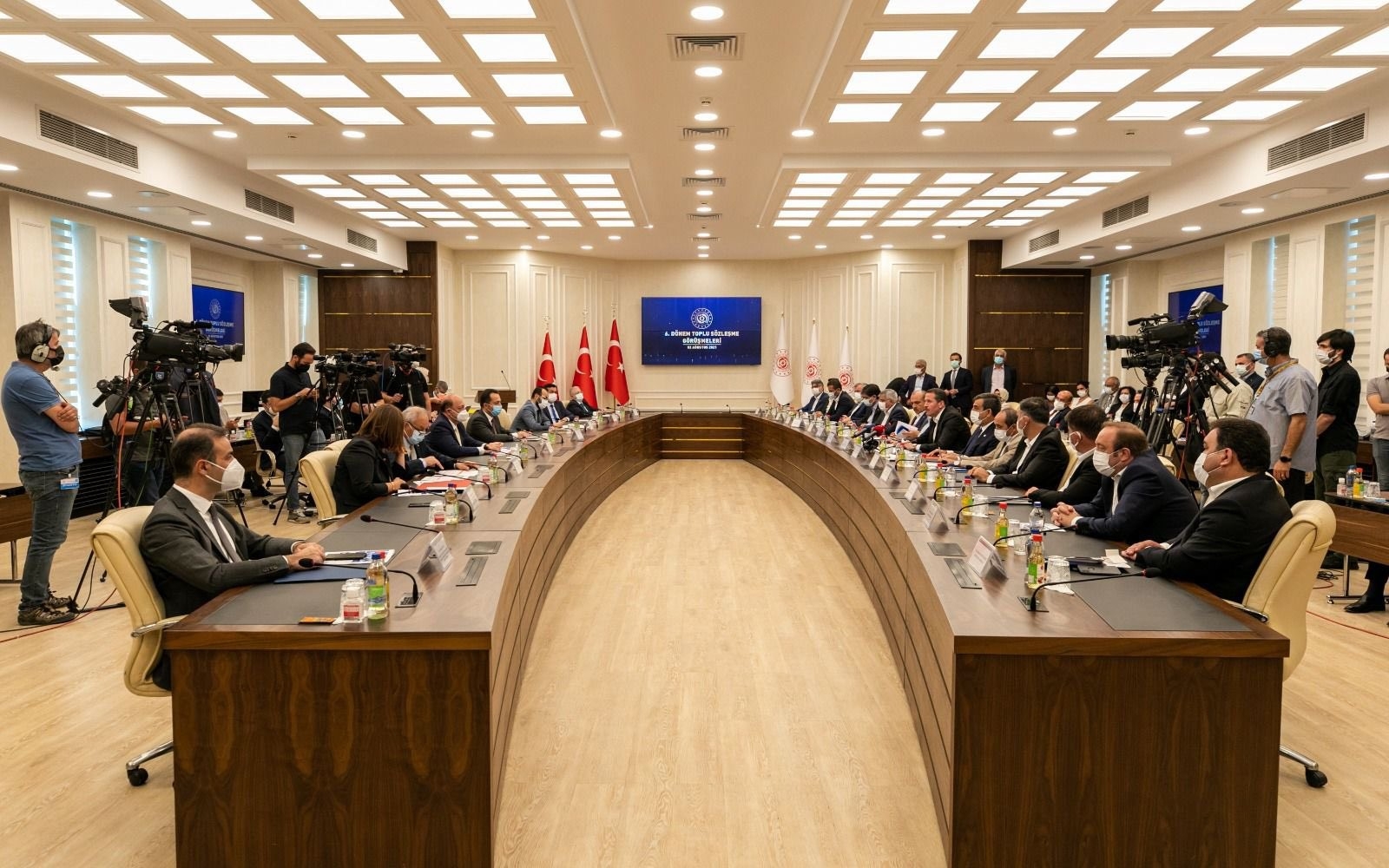 Bakan Bilgin: “Türkiye, Çalışanlarını Enflasyonun Altında Ezdirmeyecektir”