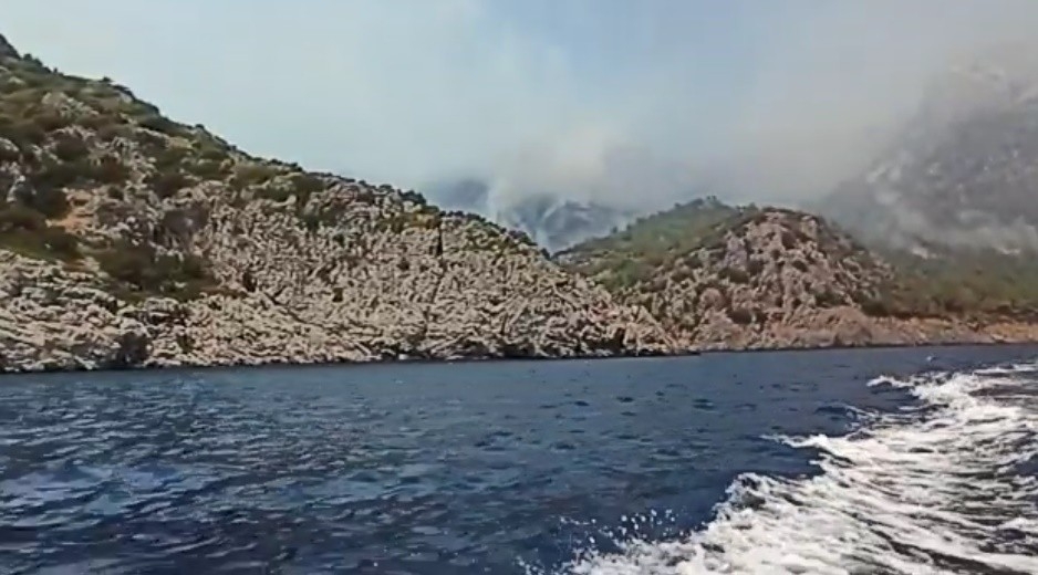 Marmaris Yangını Domuz Koyu’na Sıçradı