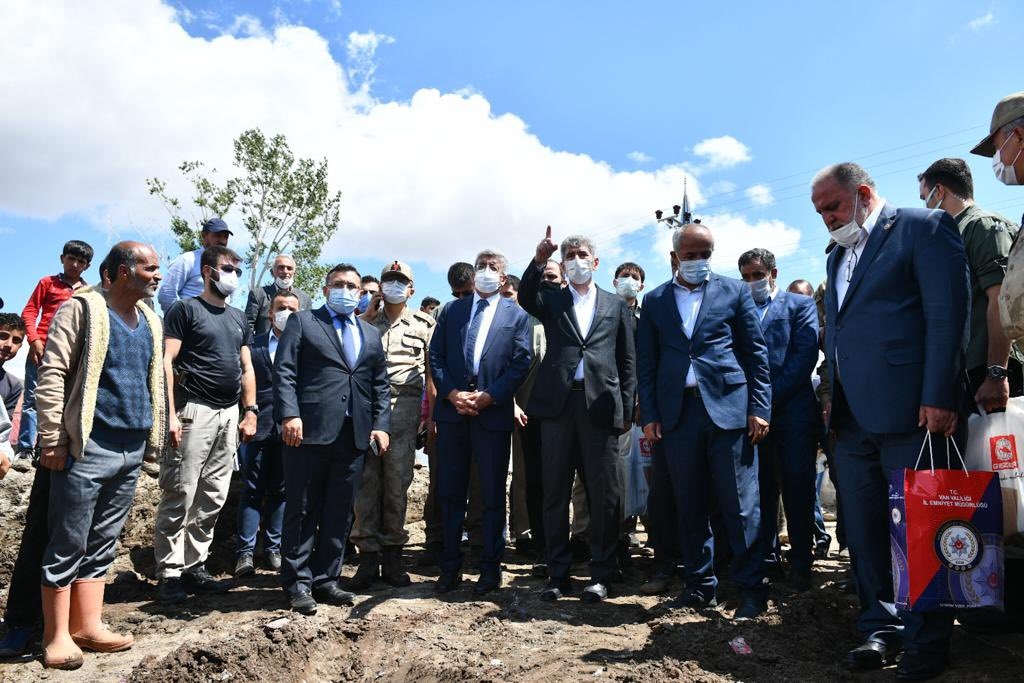 Bakan Yardımcısı İnce: “Selden Etkilenen Kim Varsa Karış Karış Dolaşıp Hizmet Ediyoruz"