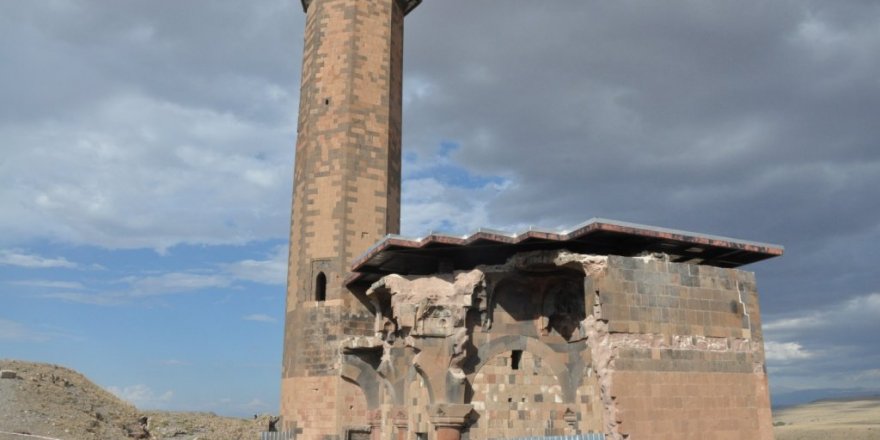 Anadolu’nun İlk Türk Camisinden Ezan Sesi Yankılandı