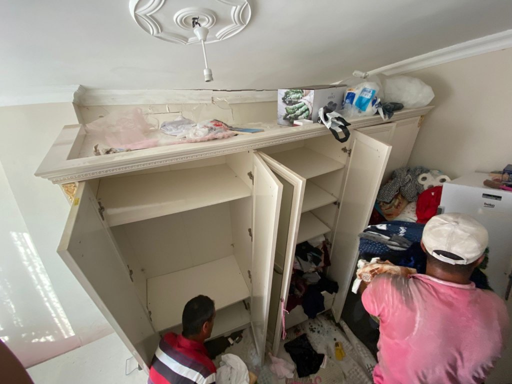 İnşaata Beton Dökümü Sırasında Yan Evin Duvarı Yıkıldı