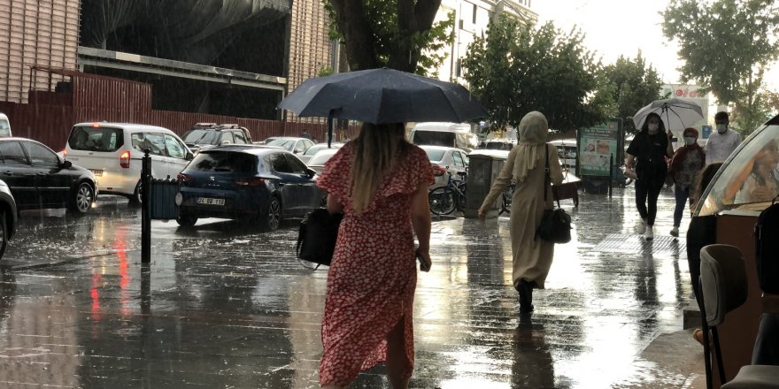 Erzincan'da Köy Yolları Ulaşıma Kapandı