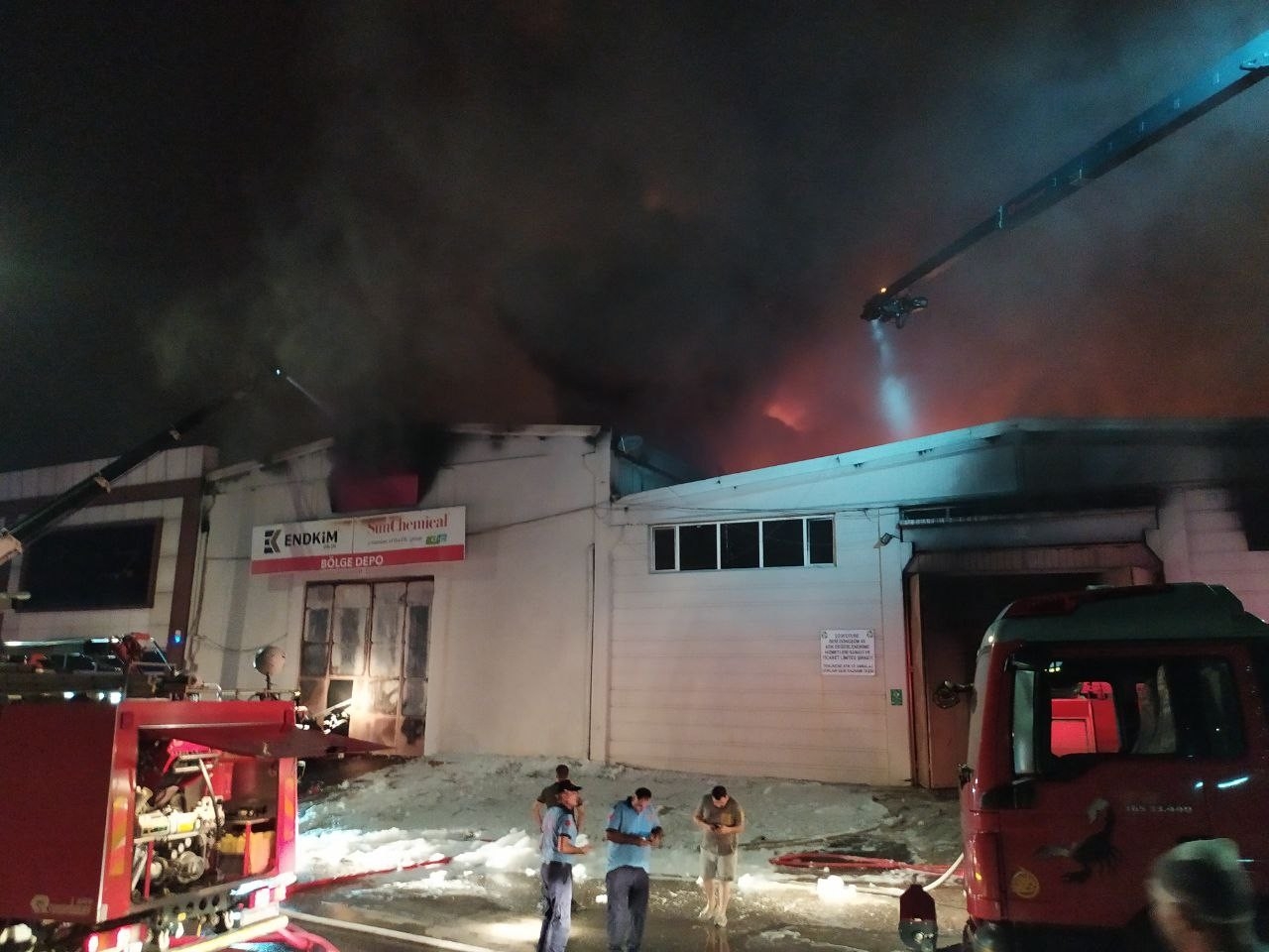 Gaziantep’te Boya Fabrikasında Korkutan Yangın