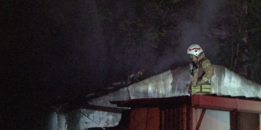 Ümraniye’de  madde bağımlıları binayı yaktı