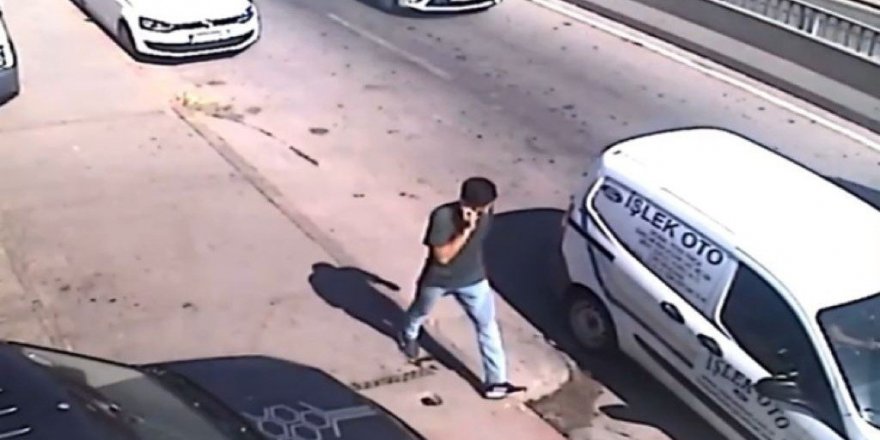 Babasını Vurmak İsterken Araya Giren Şahsı Öldürüp Kaçtı