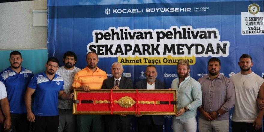 Ünlü başpehlivanlar 41 bin TL’lik kemerin sahibi olmak için kol bağlayacak