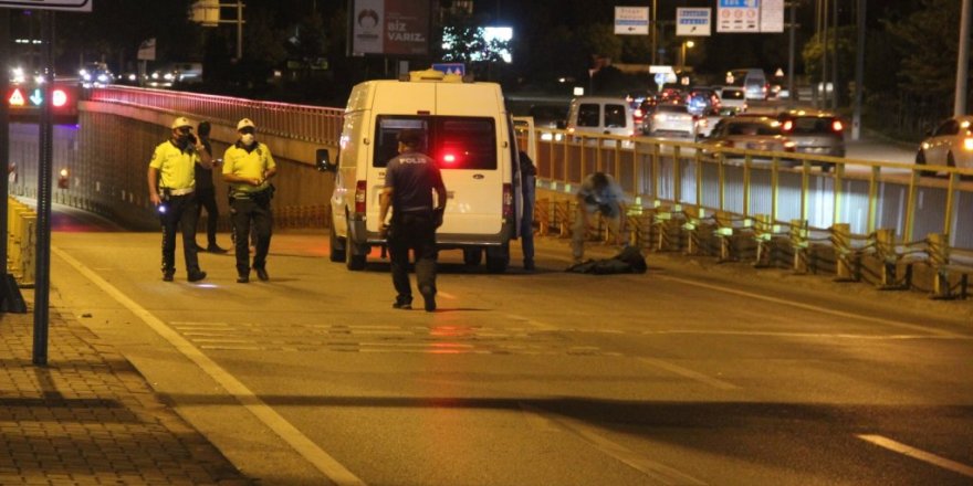 Yol kenarındaki şüpheli poşet fünye ile patlatıldı