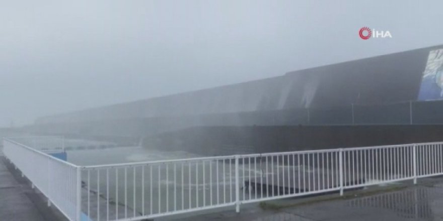 Japonya’yı Lupit tayfunu vurdu: 300 bin kişiye tahliye, uçuşlar iptal edildi